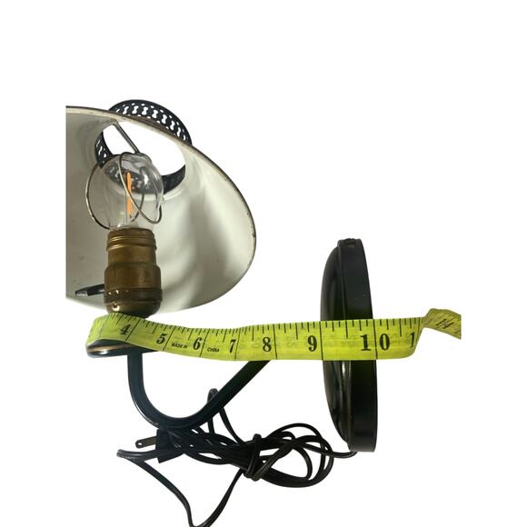 Vintage Toleware Metal Wall Light Black Gold Colonial Style French MCM 50s 60s - Picture 7 of 8